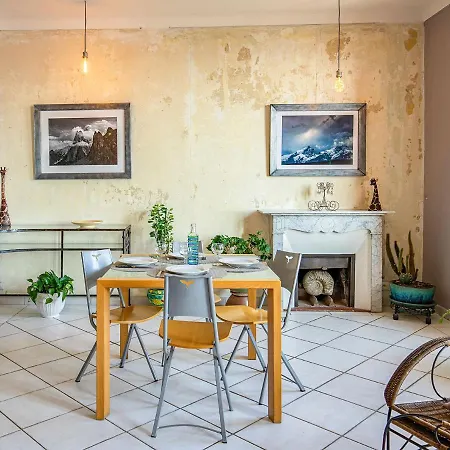 Le Castelet Apartment *